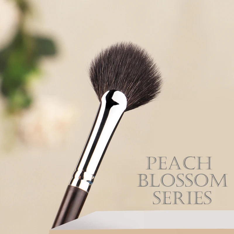 CHICHODO brochas de maquillaje, serie Peach Blossom, brocha redonda para polvo suelto, lana suave, ébano Natural, herramientas de maquillaje de