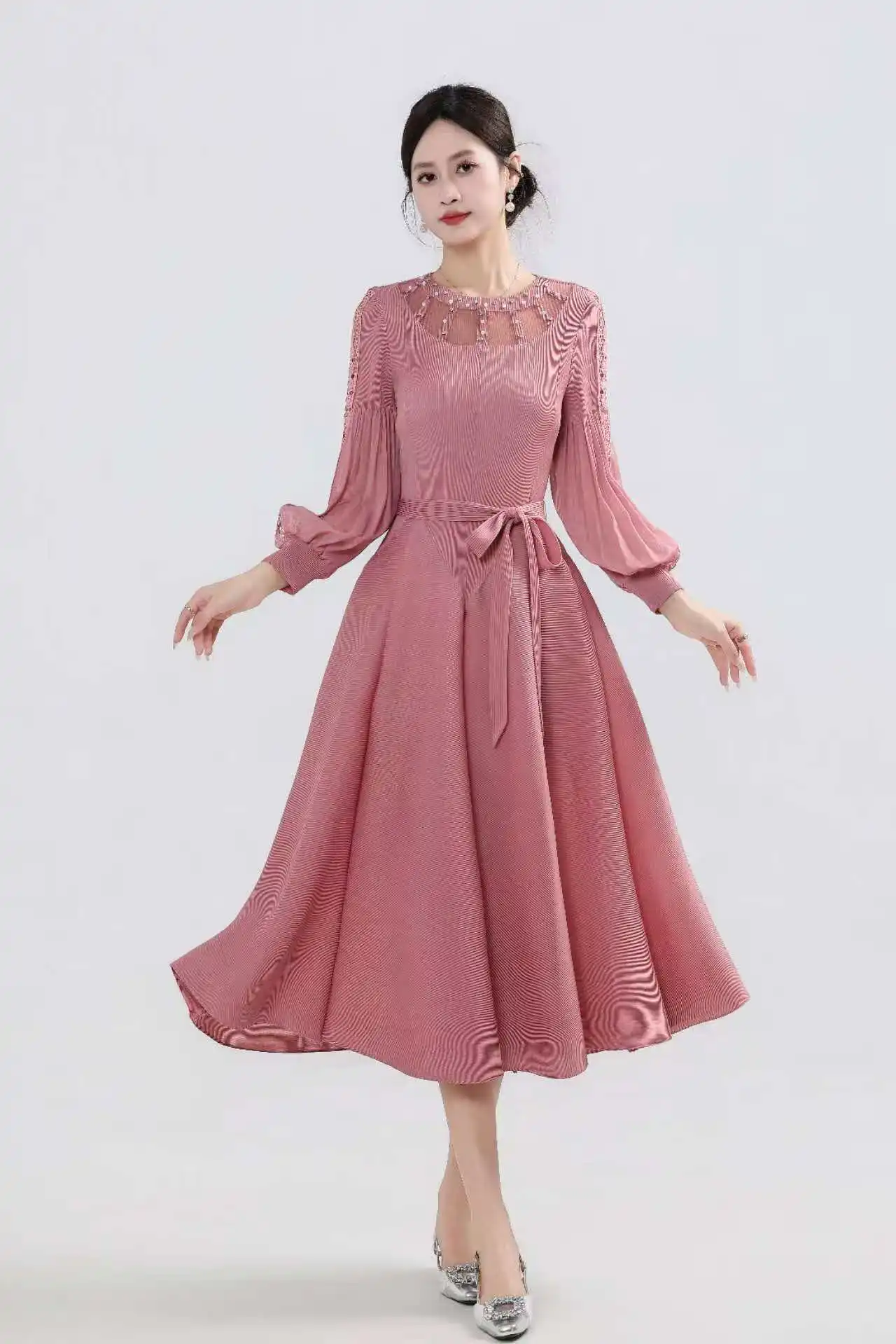 

Miyake Pleated 2025 Autumn and Winter New Lace Splicing Fluffy Skirt Pleated Solid Colour Tie Belt Slim Medium-length Skirt