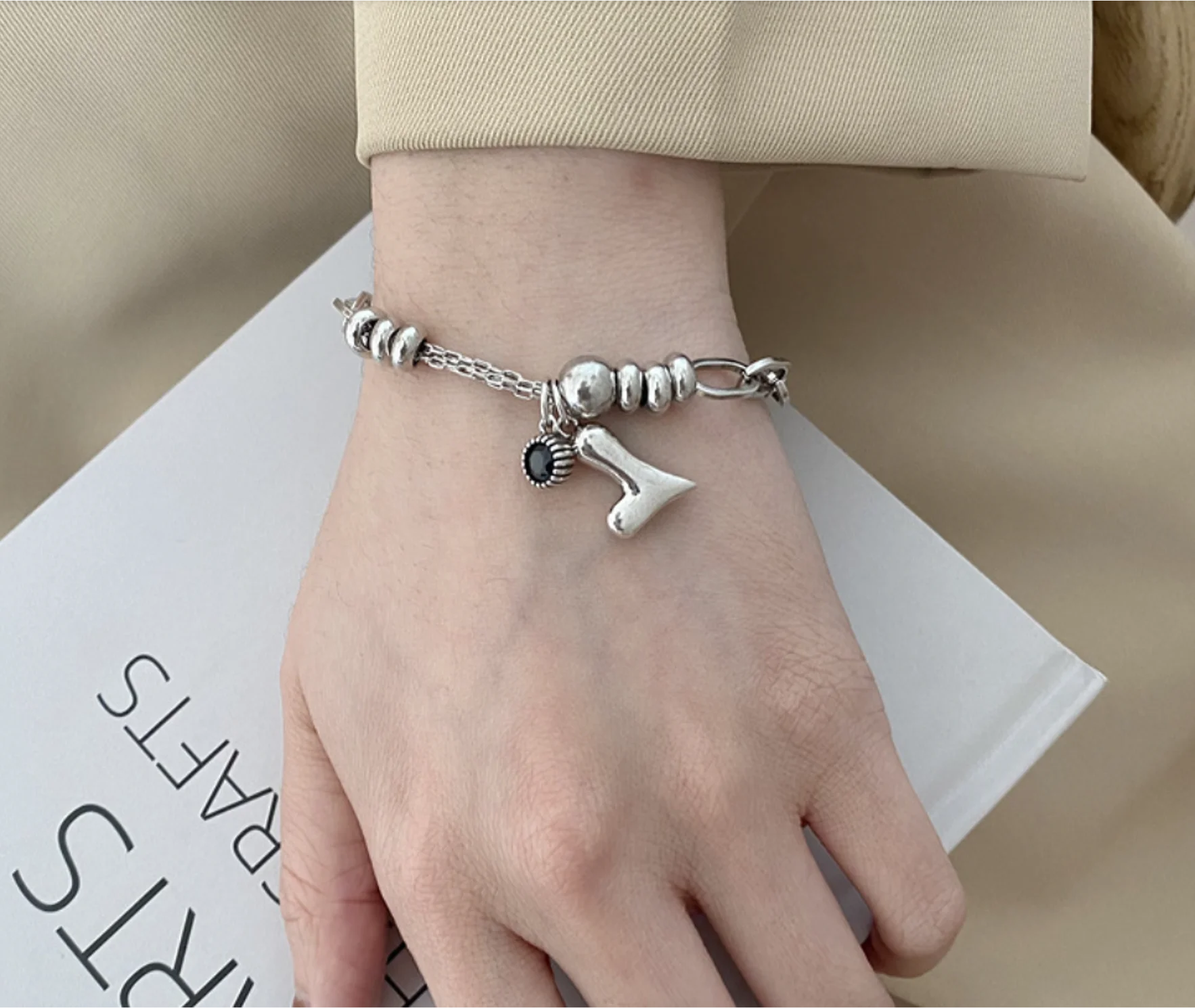 

2023 Simple silver plated bracelets heart pendant retro round bead bracelets for women fashion jewelry