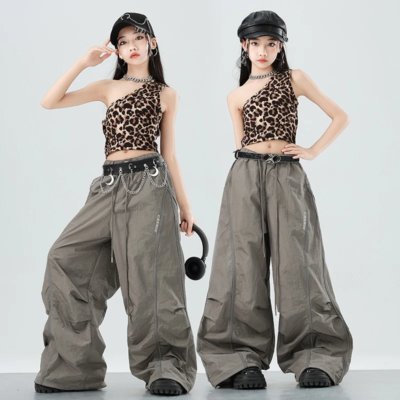 

Girls Jazz Dance Costumes Kids Hip Hop Clothing Kpop Outfit Street Dance Clothes Leopard Slanted Shoulder Vest Grey Pants XH2519