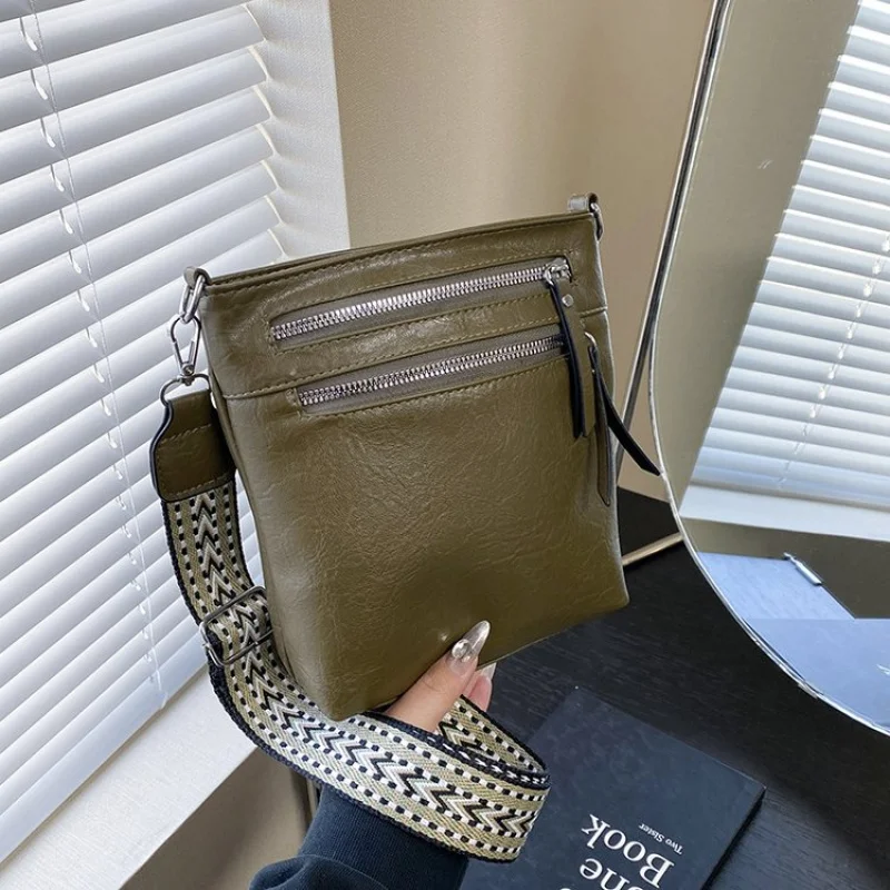 

Trendy Women's Messenger Bag Made Of Leather, Adjustable Crossbody Strap, Classic Elegant Handbag For Ladies Daily Use