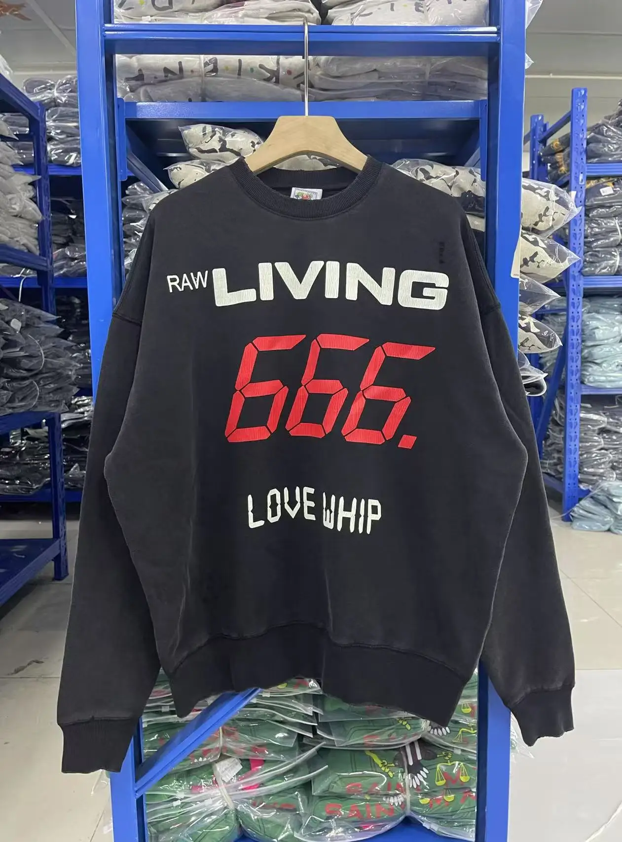 

Saint Japanese Trend Straight-split Alphanumeric Print Pullover Washed Crew Sweatshirt