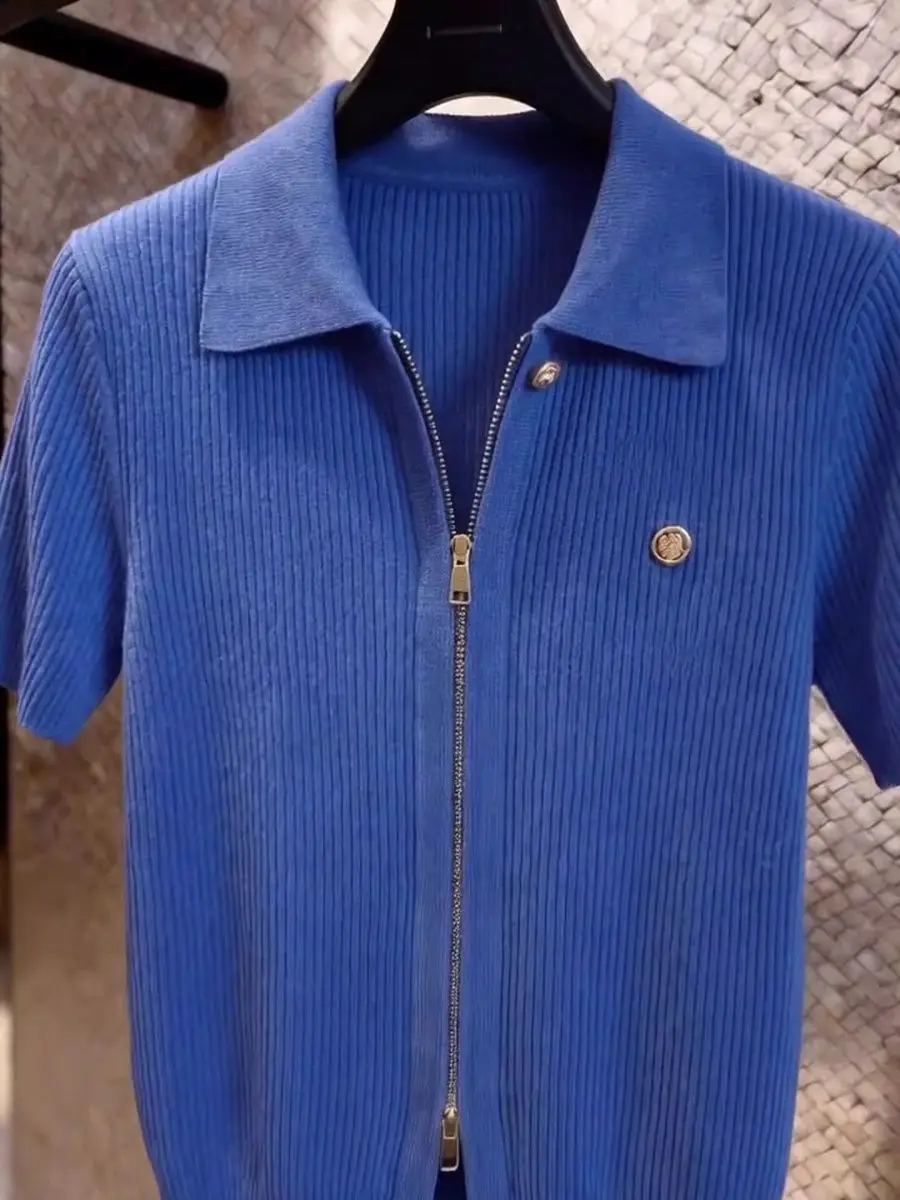 Blue Vintage Style Knitted T-Shirt For Women In Summer 2026, Featuring A Collared Zipper And Versatile Plus Size Top