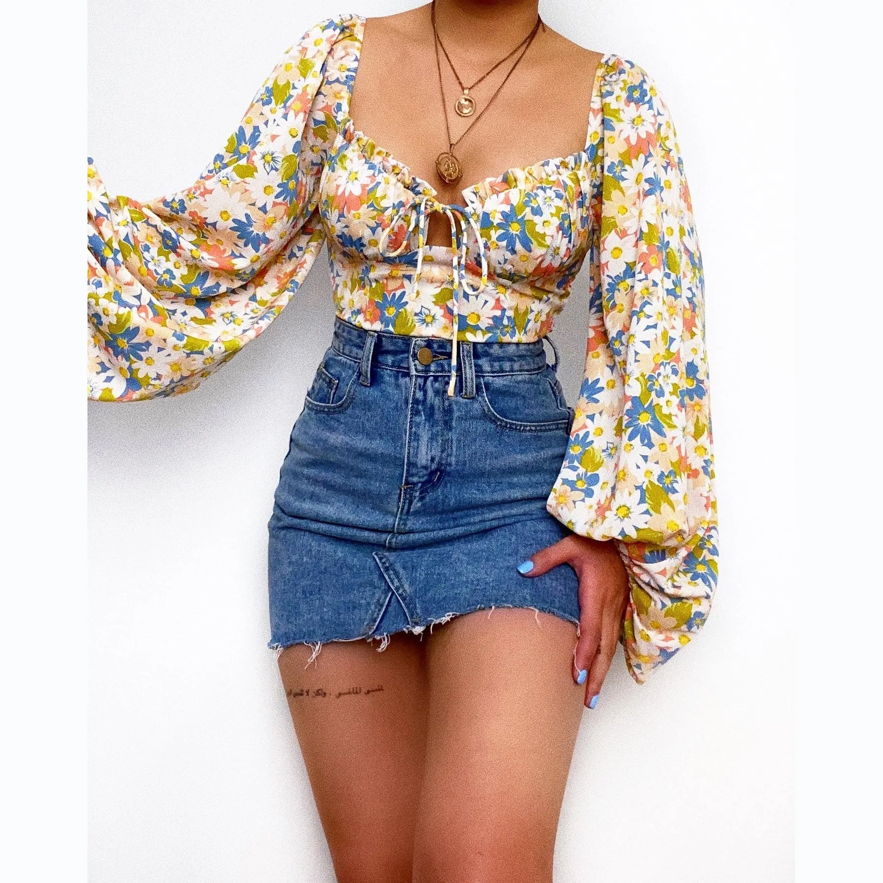 2025 Camicia sexy con maniche a palloncino da strada con collo quadrato stampato a fiori primavera/estate 22103