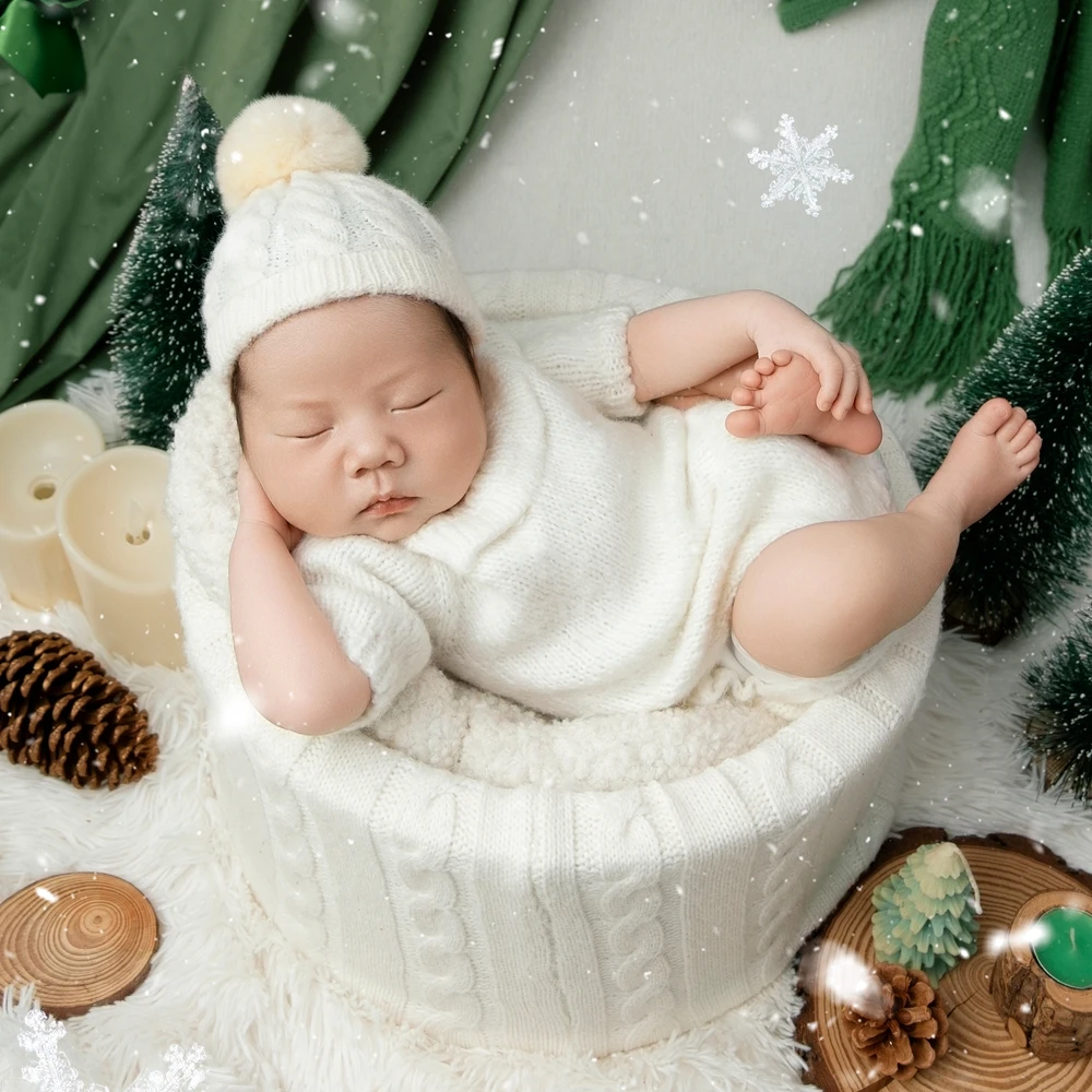 White Knitted Newborn Outfit for Photography Props Handmade Baby Romper with Pompom Hat Cute Newborn Clothes Photo Accessories