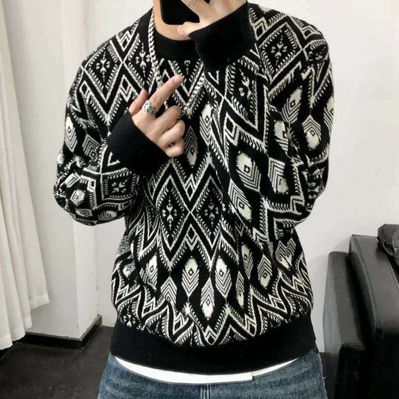 เสื้อสเวตเตอร์แฟชั่น คอทรงโอ ตัดต่อ ลายเรขาคณิต สไตล์วินเทจ เสื้อผ้าผู้ชาย ฤดูใบไม้ร่วง ฤดูหนาว รุ่นใหม่ ทรงหลวม สไตล์เกาหลี เสื้อสวมหัวลำลอง