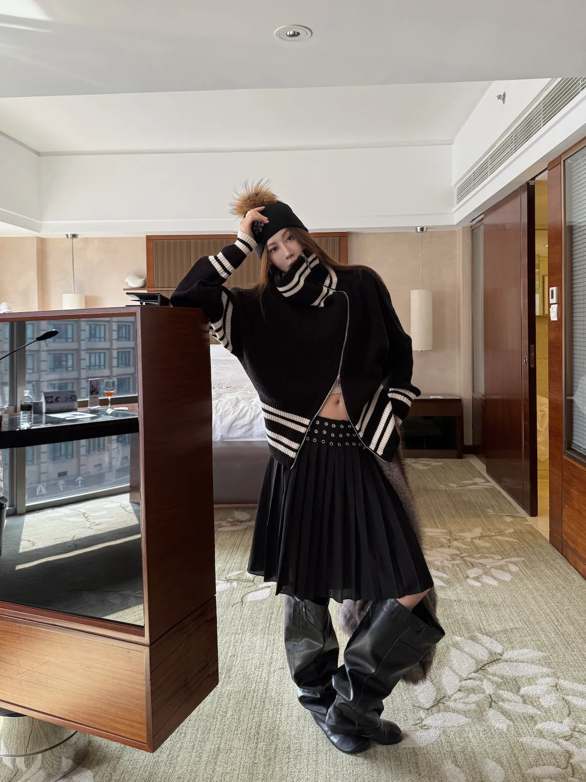 

Asymmetric Color Blo Striped High Collar Zipper Women's Knitwear Spring 2026 Clean Fit Long Sve ort Length Cardigan