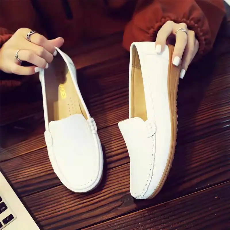 Nurse Shoes Female Footwear Shallow Mouth 2025 Fashion Women's Soft Slip-on Casual Sneaker Round Toe Nursing Dress Breathable Mo