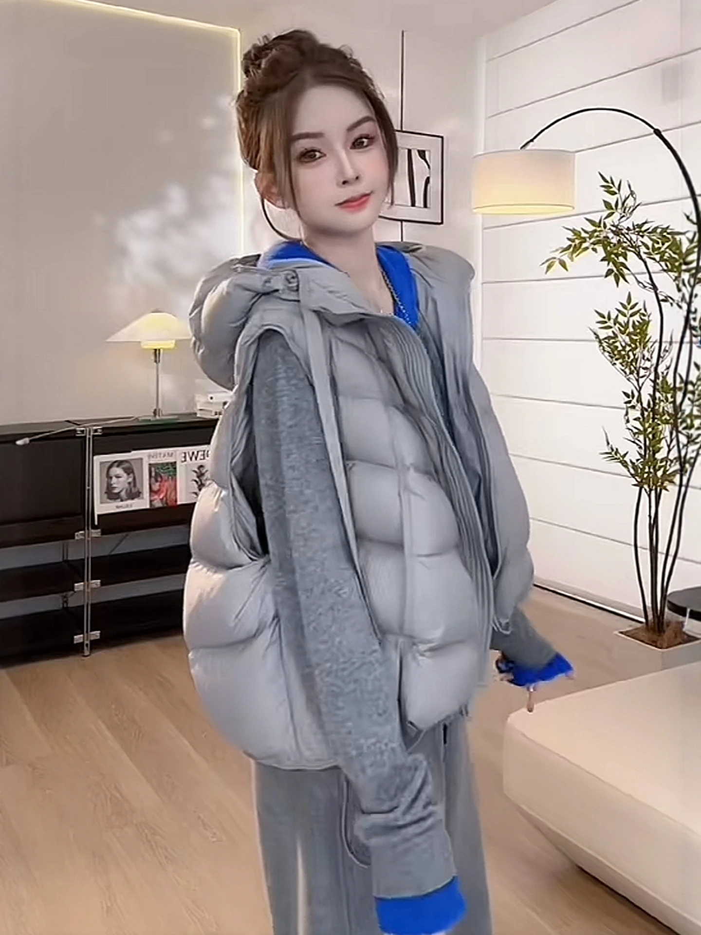

Trendy Hooded White Duck down Vest Women's Fashion 2026 Autumn Winter Short Outerwear Top Thickened Zipper Pure Color
