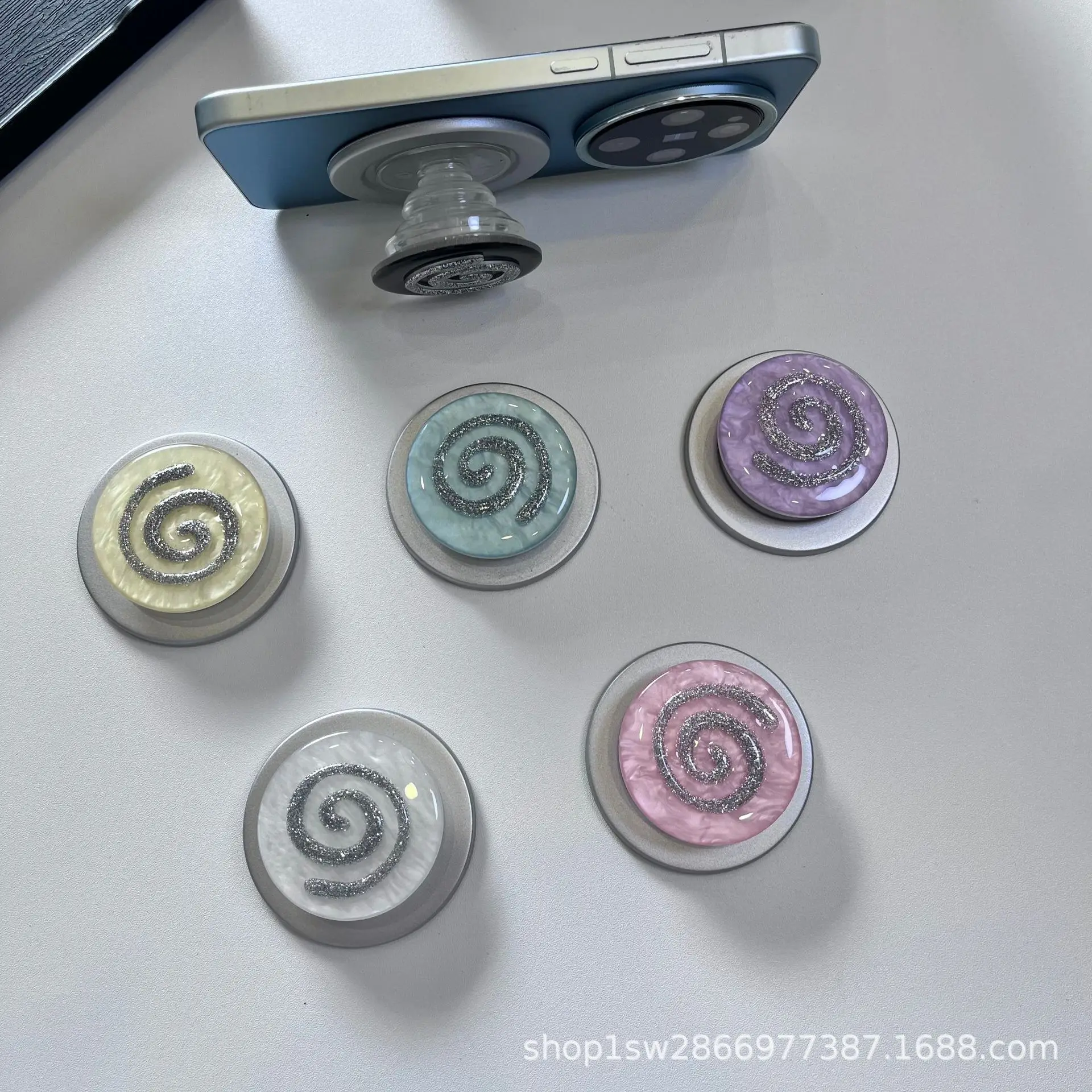 

Ins Niche Color Shell Pattern Fish Cake Magnetic Suction Bracket Suitable for MagSafe Mobile Phone Desktop Lazy