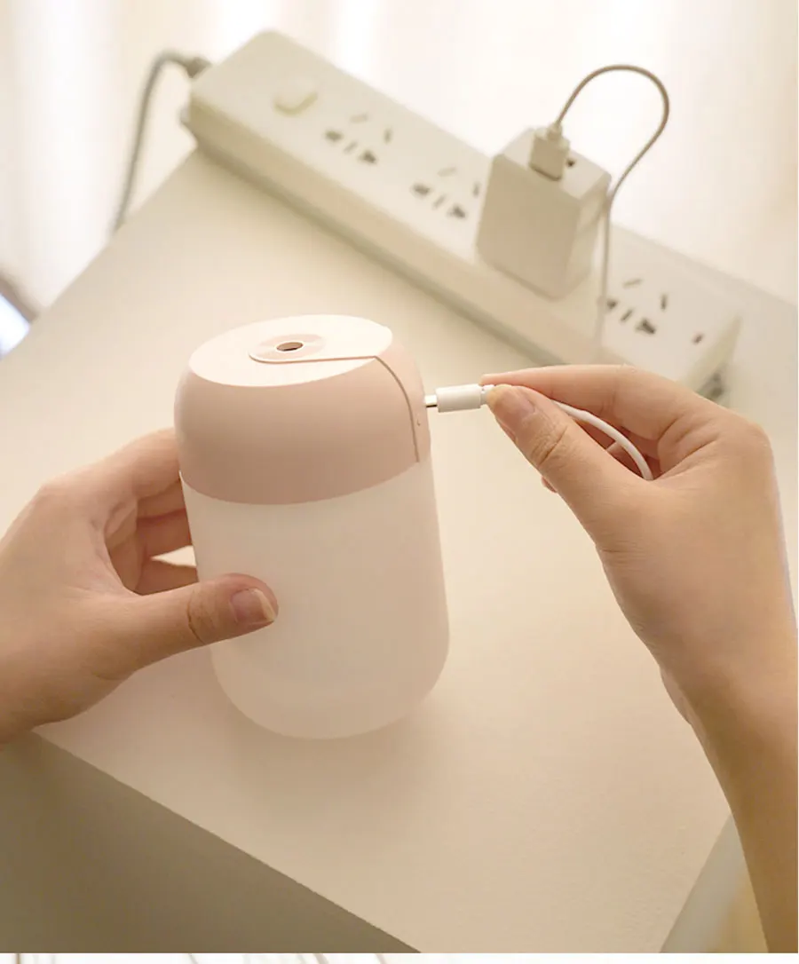 Mini Portable  Air USB Mute Humidifier Portabl Aroma Oil Diffuser USB Cool Mist Sprayer with Colorful Night Light for Home