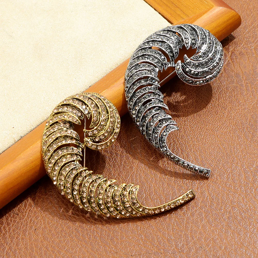 CINDY XIANG Rhinestone Feather Bow Flower Brooch Vintage Fashion Elegant Women Pin New Arrival 2024