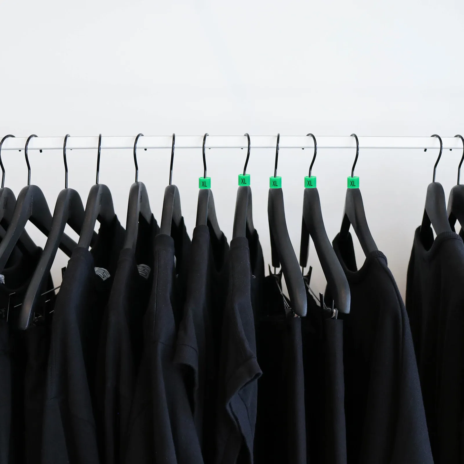 450Pcs Hangers Tags Marker Plastic Clothes Size Markers Color-Coding Sizes System Smooth Edge Ergonomic Design Retail Shop Use