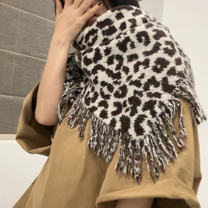 

Leopard Print Fringe Scarf - New Autumn Wool Triangle Shawl, Women's Luxury Fashion Wrap with Bohemian Tassels"