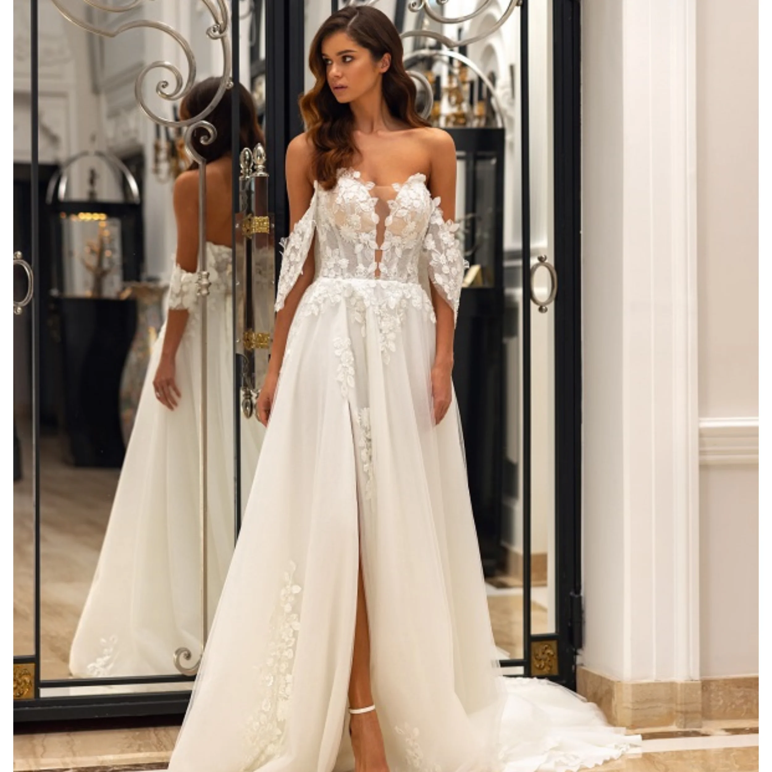 Abiti da sposa personalizzati Una linea con spalle scoperte Abiti da gala Tulle Abiti da sposa con applicazioni di pizzo Spacco frontale Robes de mariée