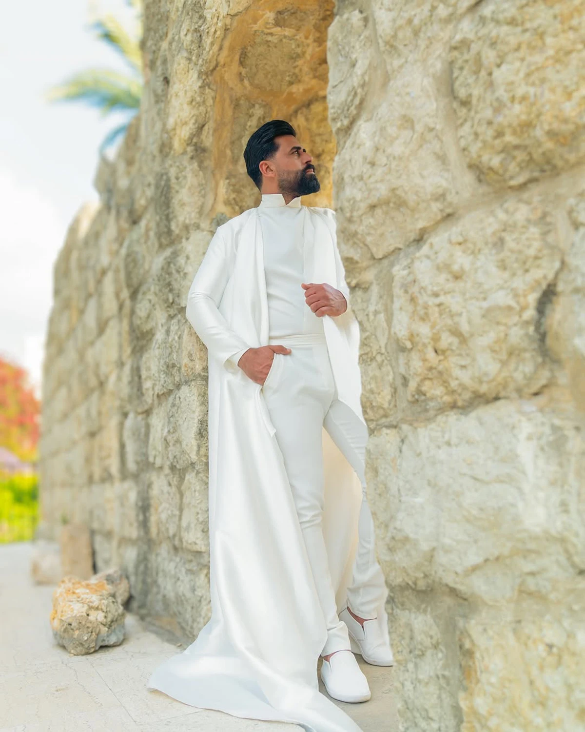 فريد بسيط الأبيض الرجال البدلة الصليب الجمجمة خنفساء شال التلبيب العريس ارتداء حفلة سهرة 3 قطعة (سترة + بانت + كيب) مخصص