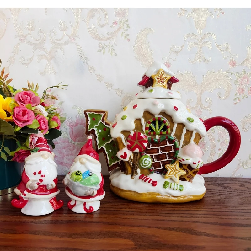 

Christmas ceramic teapot Ice cream style kettle European home brewing coffee pot pepper and salt decoration