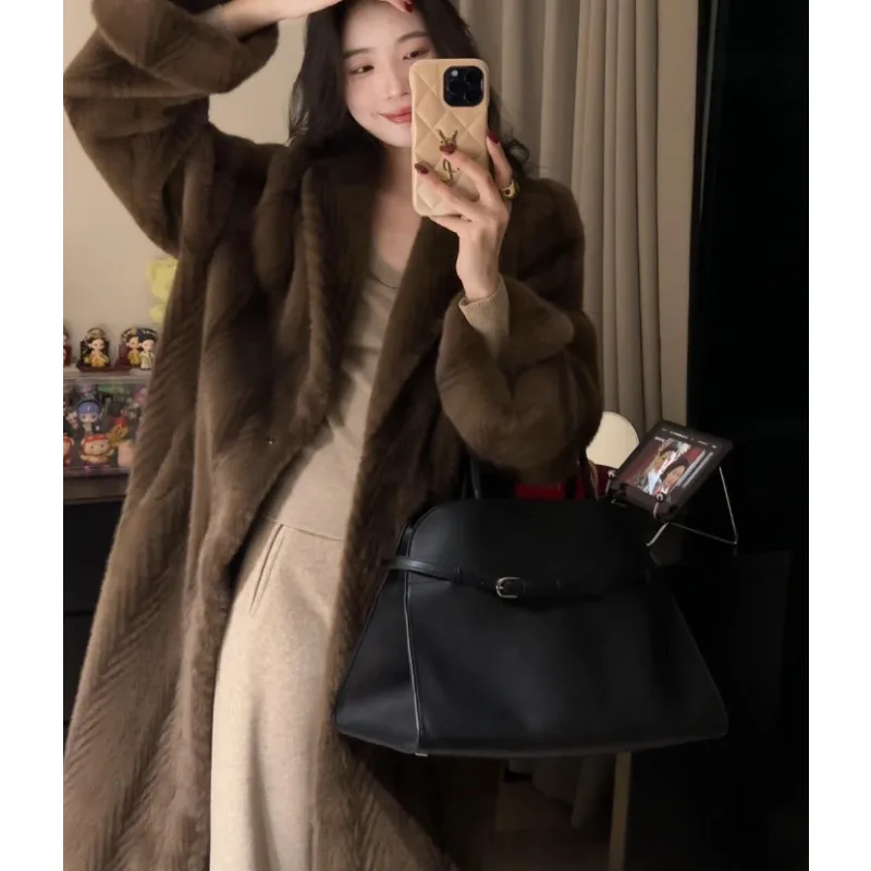 Un abrigo clásico de lujo de piel sintética de visón ecológico, abrigo para mujer, versión holgada, moda, elegancia Simple, nuevo terciopelo largo y grueso