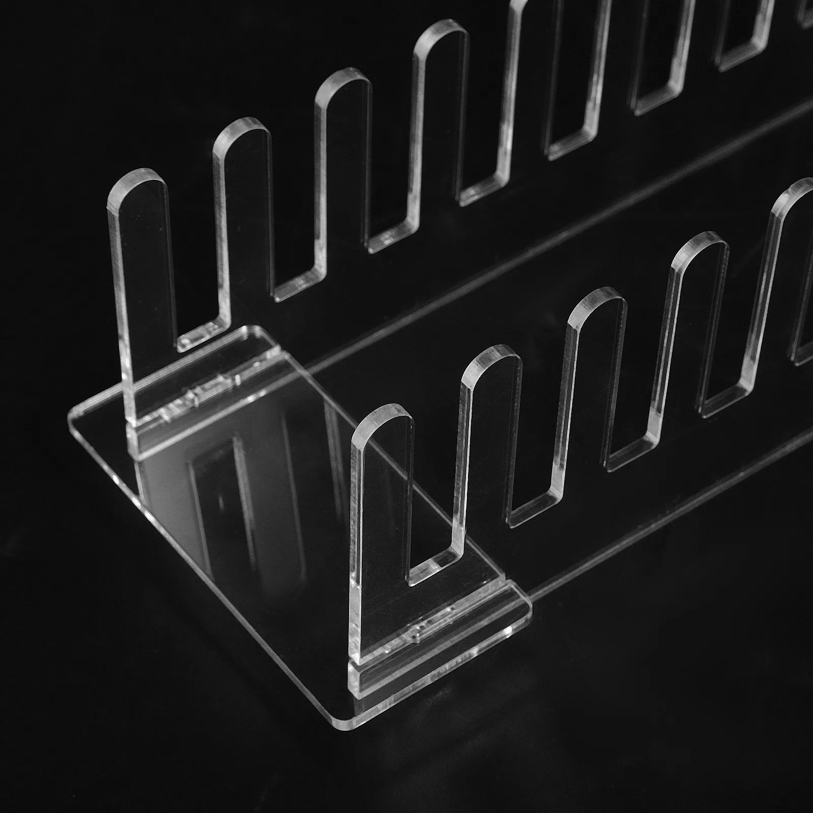 12-Slot Acrylic Postcard Display Rack Clear Card Holder Tabletop Organizer for Greeting Cards Stickers Brochures Retail Home