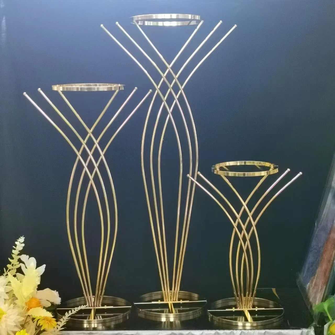 4PCS Shiny Gold Luxury Flower Vase Display Bouquet Stand Stage Floral Arch Rack Wedding Welcome Backdrops Road Lead Decor Props