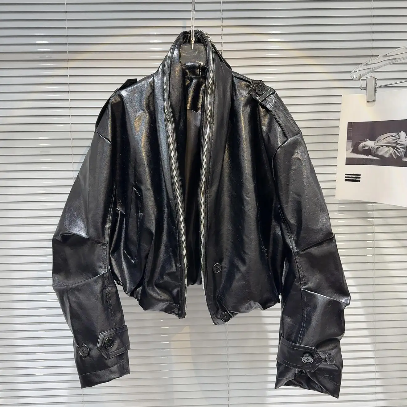 

Модная американская горячая девушка с металлической молнией, дизайн, верхняя одежда из искусственной кожи, длинная верхняя одежда Sve Street Sle, свободная посадка, обычная длина