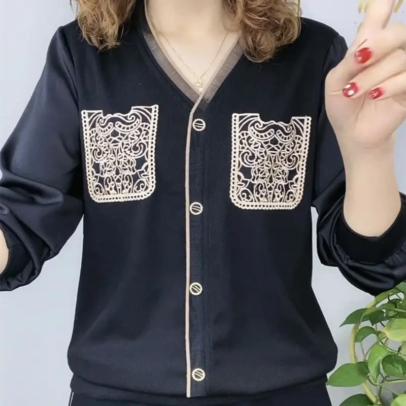 Autumn V-Neck Vintage Button Solid T-shirt 2023 Women\'s Clothing Fashion Mesh Spliced All-match Long Sleeve Tops Female Commuter