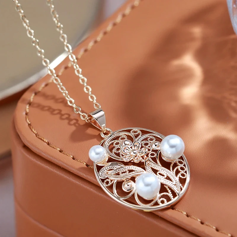 Kienl Hot 585 Rose Gold Color Pearl Pendant Necklace for Women Trend Vintage Glossy Metal Flower Accessories Daily Fine Jewelry