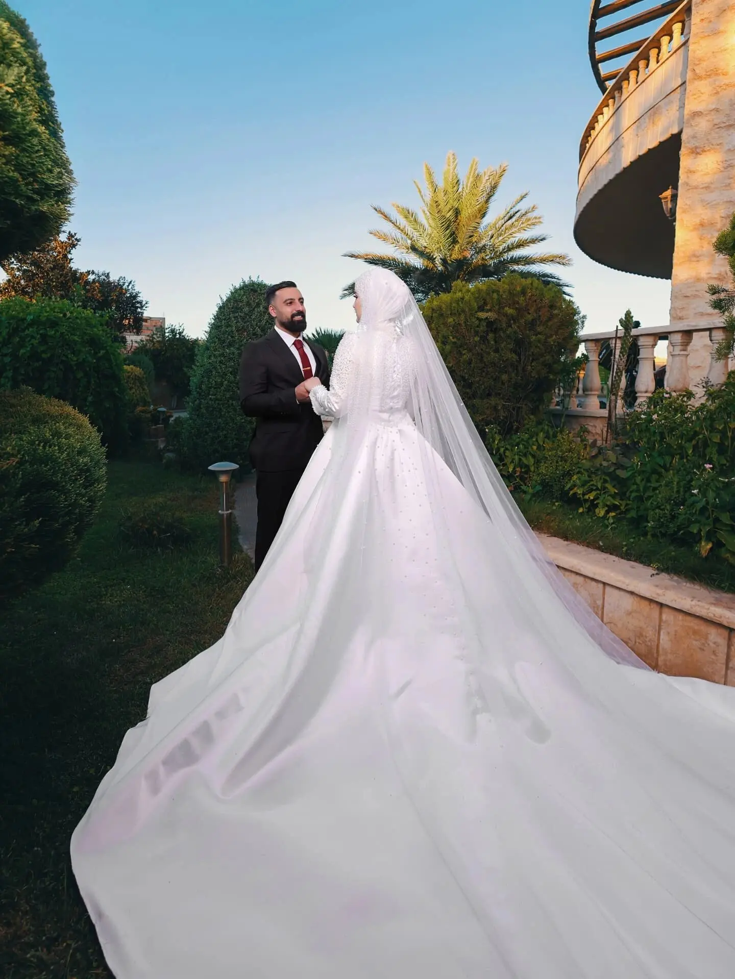 Customized Elegant Beading Muslim Wedding Dress High Collar Long Sleeve Gelinlik Puffy Skirt Satin Hijab Bridal Gown