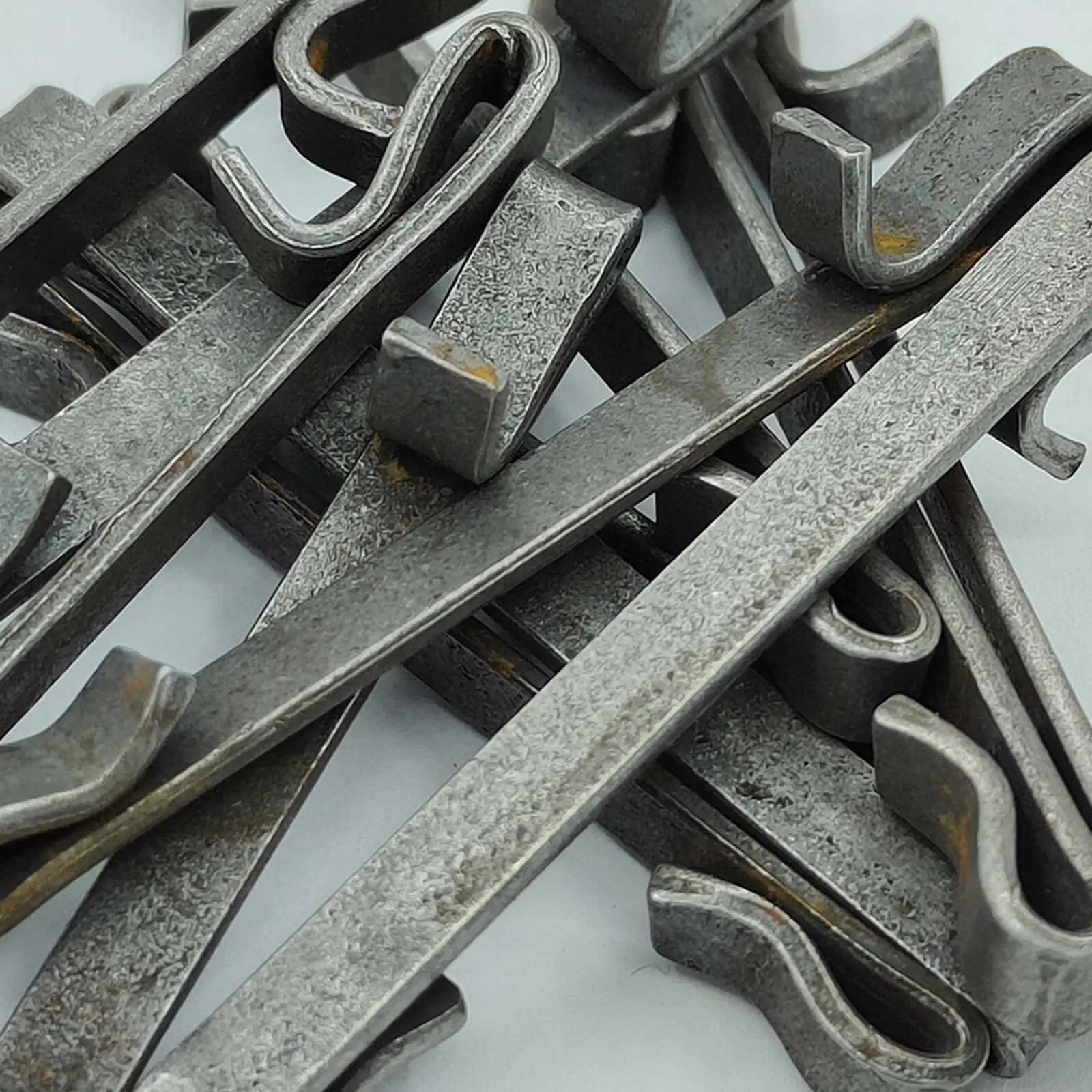 12Pcs 2'' Double Loop Style Lumidor Tool Slide Spring Keeper Clips