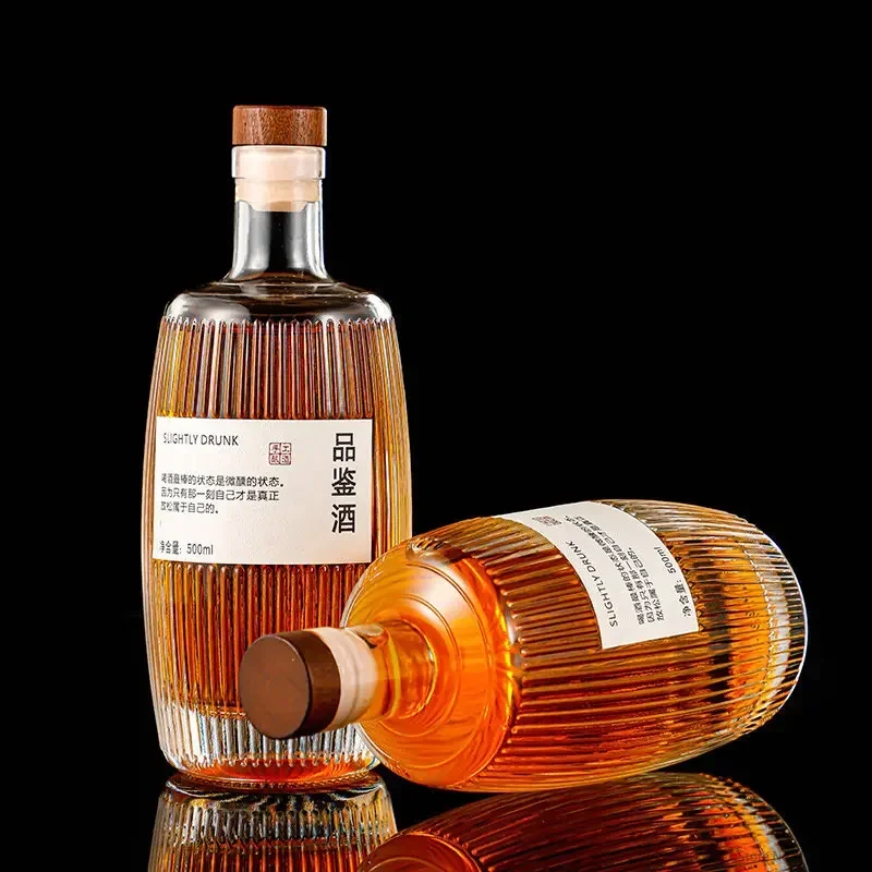 Barrel Shaped Whiskey Decanter, Vertical Stripe Wine Bottle, Liquor Glass Alcohol Bottle, Lead Free, 500ml