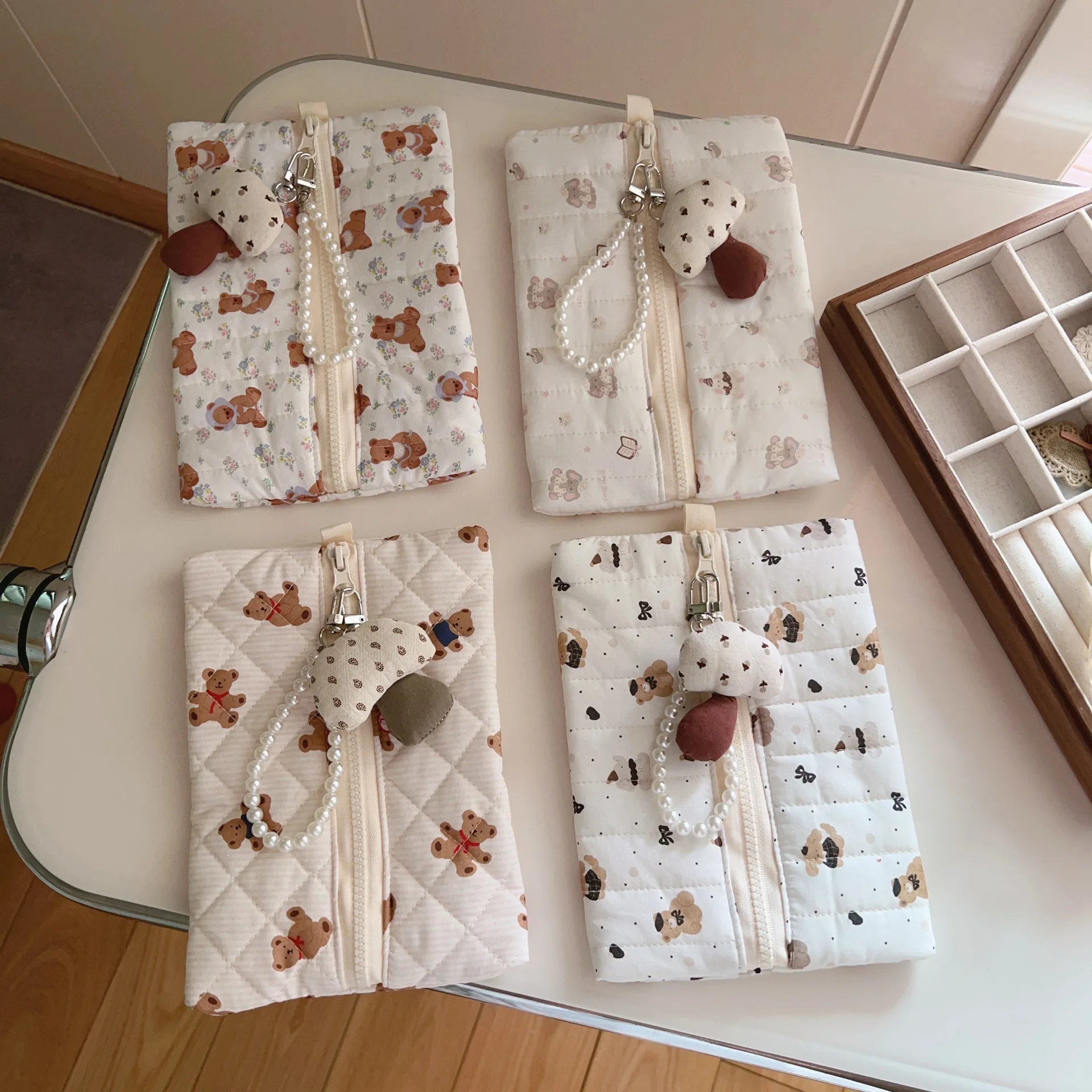 Bolsa de almacenamiento portátil de oso Vintage, bolsa para teléfono móvil, bolsa de maquillaje para lápiz labial, bolsa de acabado de viaje, colgante a juego y cadena de perlas