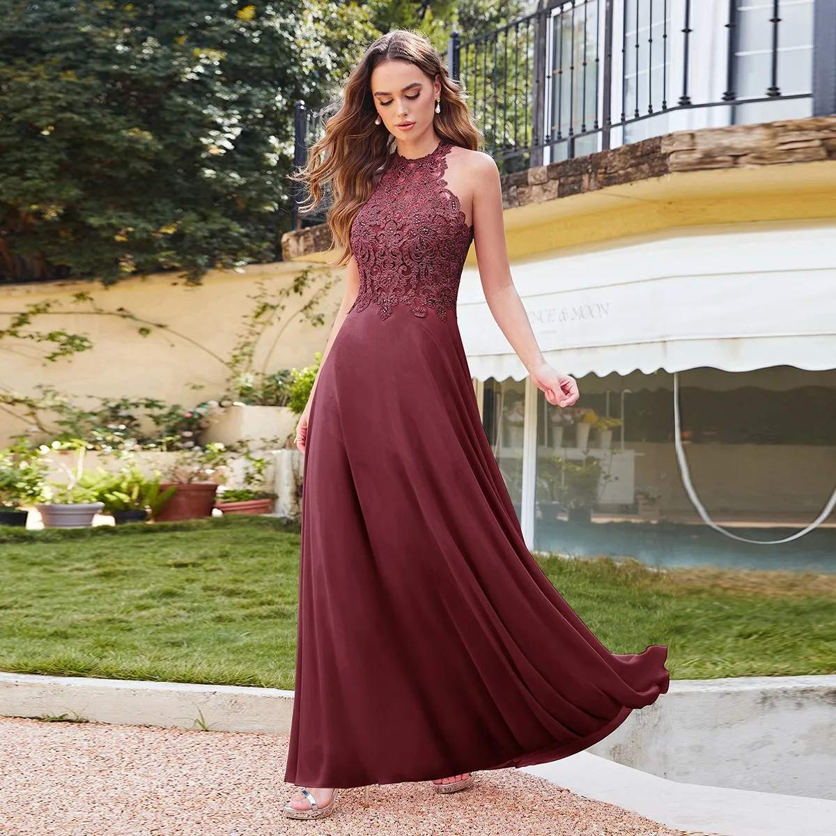 Hot Sale New Elegant Bridesmaid Dress Halter Neck Fishtail with Beaded Motif Layers Over the Bodice Chiffon A Line Women Gown