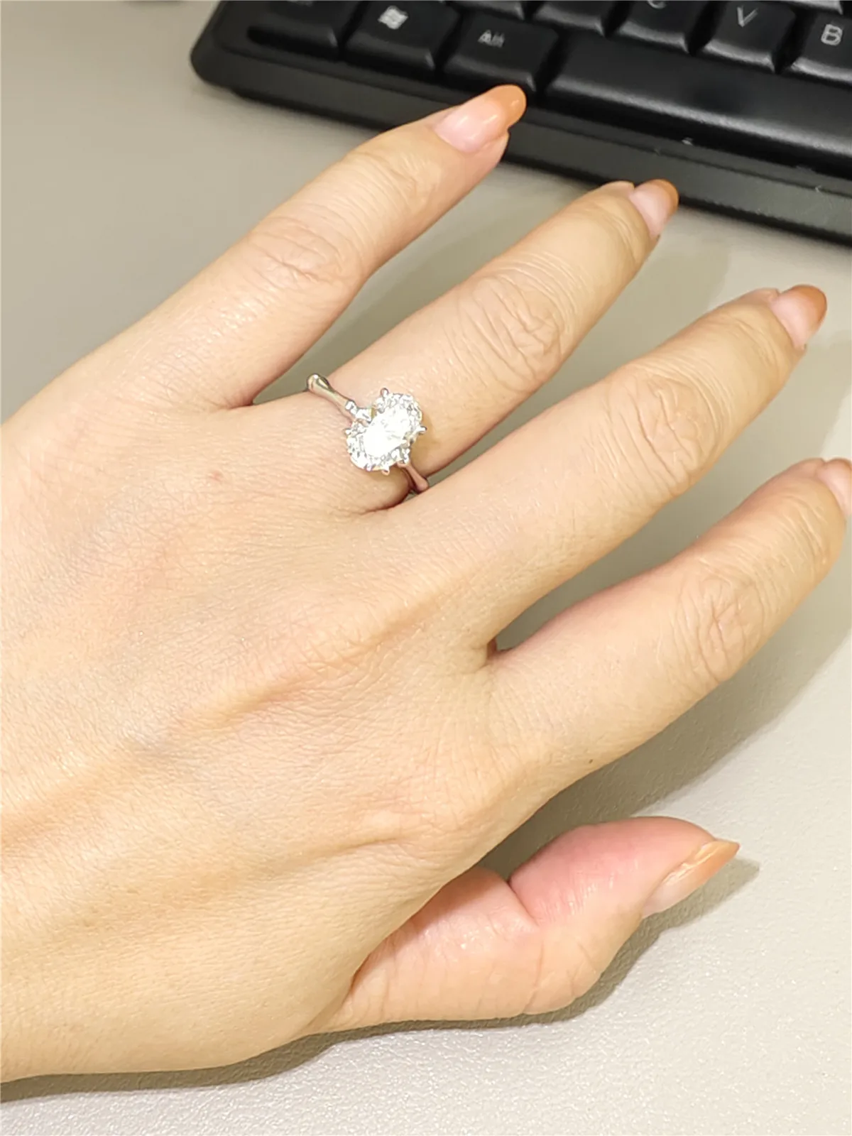 10K Solid Gold Lab-grown แหวนเพชร IGI รูปไข่ 1.5CT ไม้ไผ่แหวนเครื่องประดับงานแต่งงานแหวน 18K gold แหวนหมั้นที่กําหนดเอง PT950