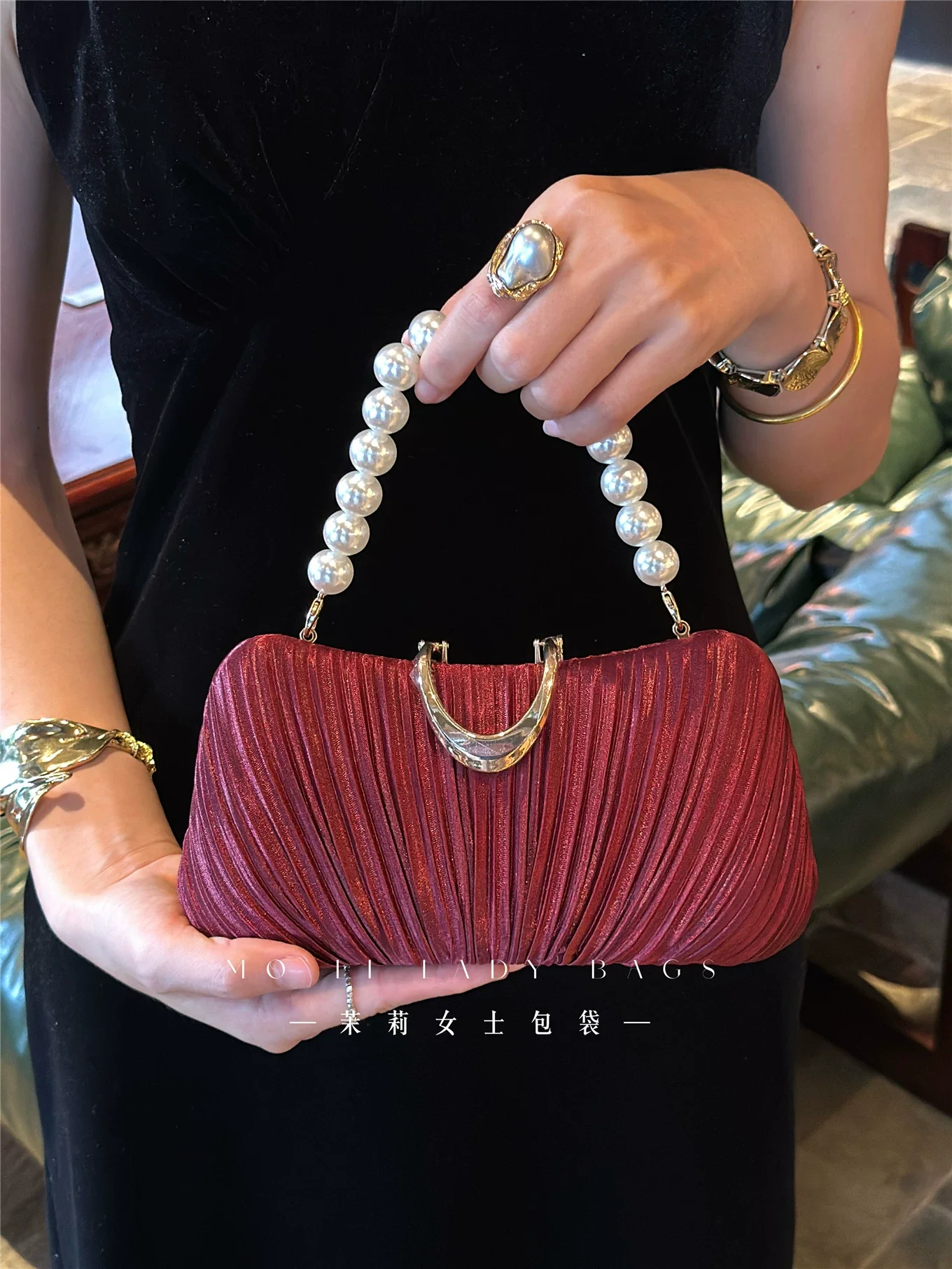 Luxury Satin Pleated Clutch Purse High Quality Beads Beaded Evening Bag Women Handbag Wedding Party Banquet Bag Shoulder Bag
