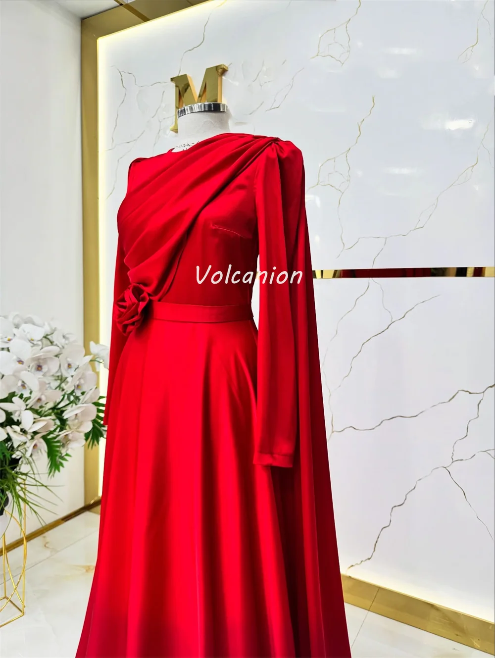 カスタマイズされた絶妙な高品質シャルムーズ手作りフラワーシャーリングサッシュ A ライン O ネックロングドレスオーダーメイドオケージョンドレスセクシー