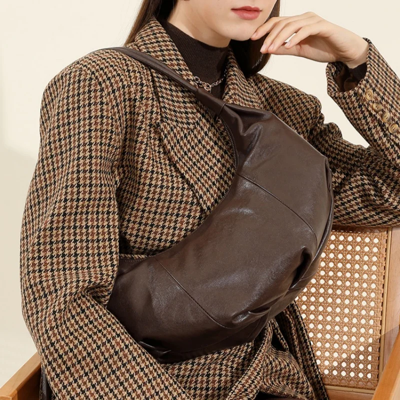 Crossbody Bag Croissant-Shaped Leather Shoulder Bag Underarm Bag Commuter Large Capacity Women's Bag Soft Vintage Style