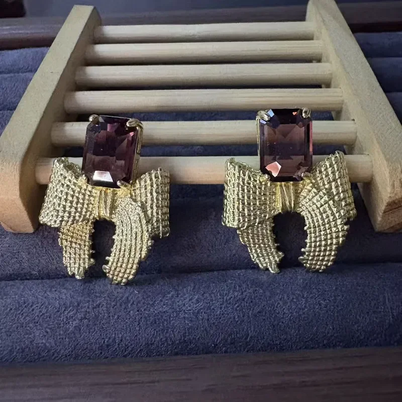 Medieval vintage woven bow sugar cube earrings light luxury versatile earrings temperament diamond-encrusted medieval