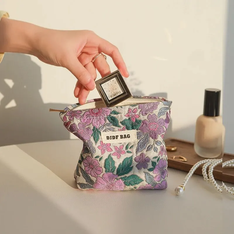 Women\'s Makeup Bag Small Vintage Purple Flower Large Capacity Cosmetic Lipstick Storage Bag Portable Coin Purse Commuter Clutch