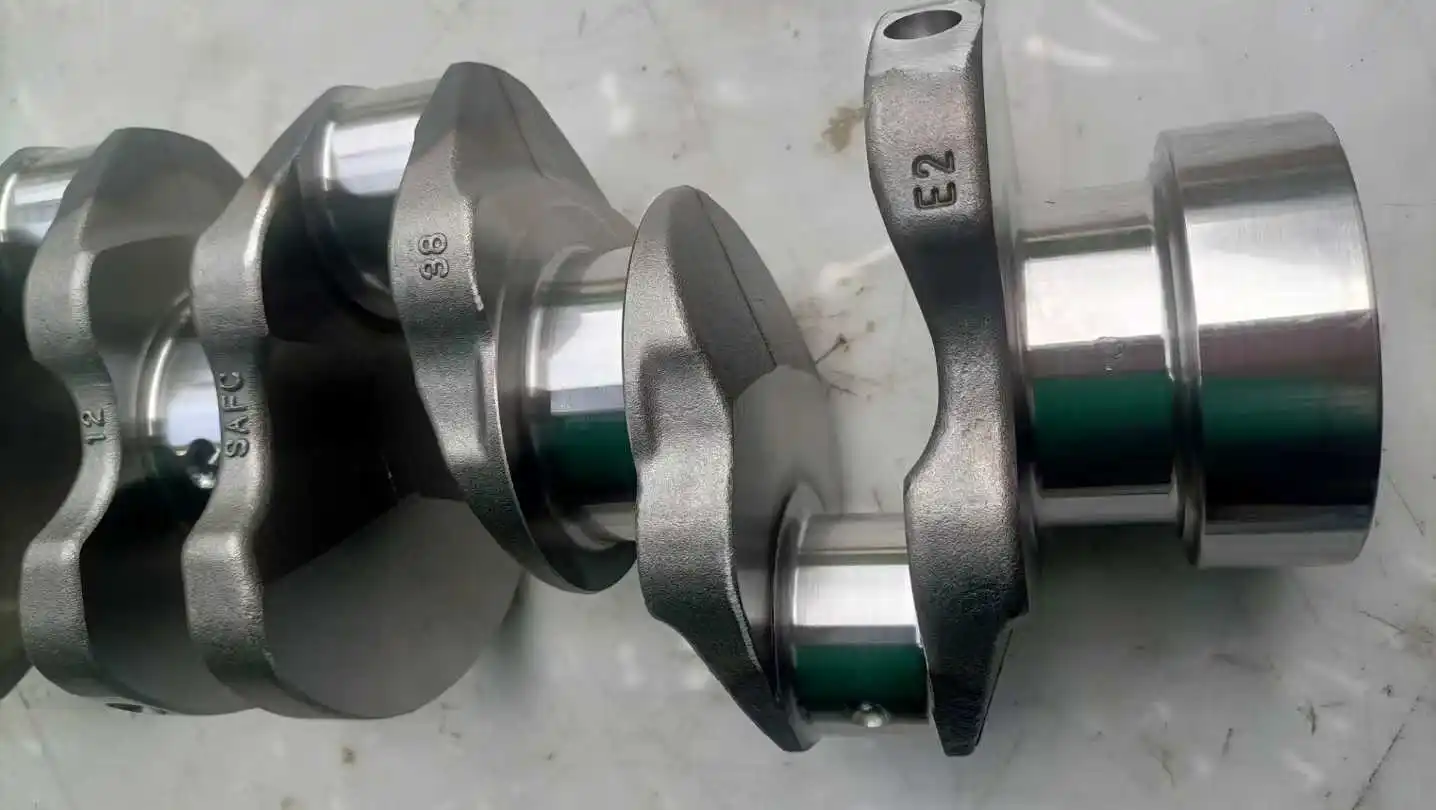 掘削機スペアパーツ エンジン V3800 V3800t クランクシャフト V3800 鍛造鋼クランクシャフト クボタ用