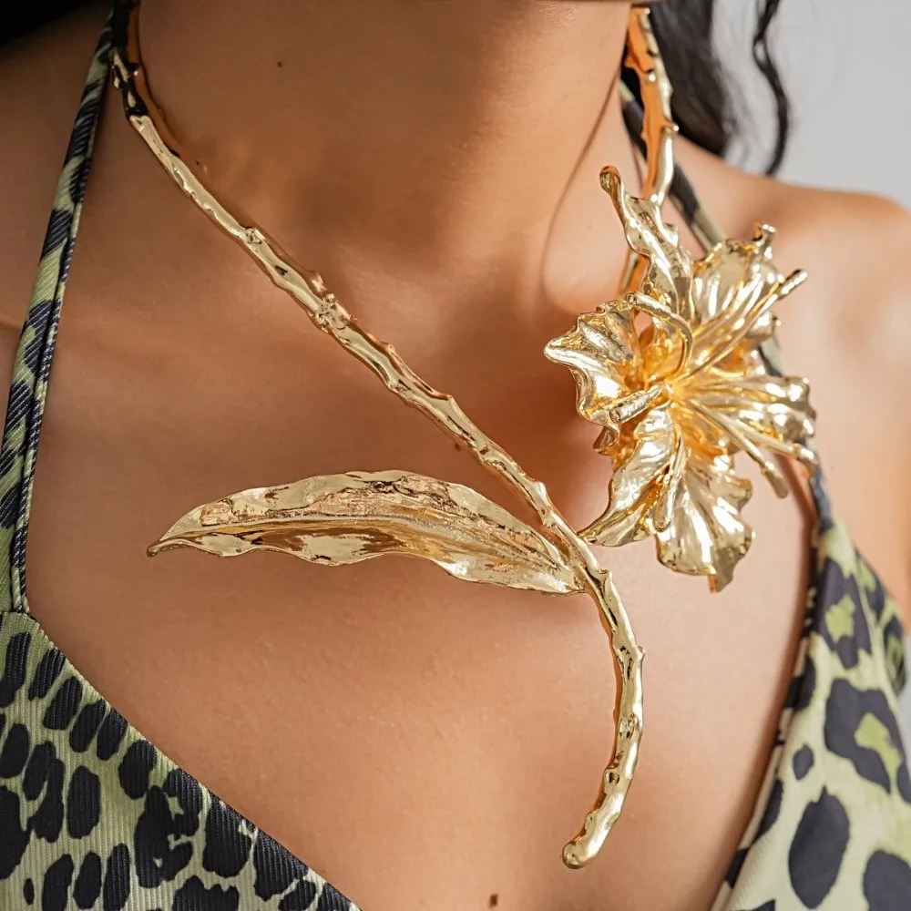 Daily Wear Flower Nakelace Metal Flower Banquet Jewelry Fashion Nakelace Exaggerated Style Pleated Leaf Flower Collar Women