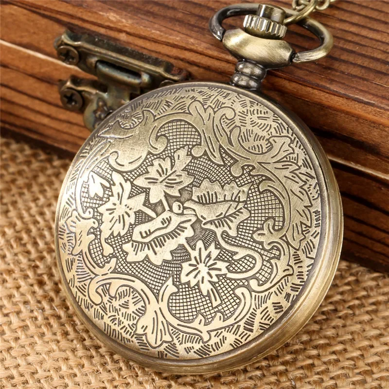 Antique Style Hollow Out Bee Cover Roman Number Quartz Analog Pocket Watch for Men Women Necklace Pendant Chain Clock Timepiece