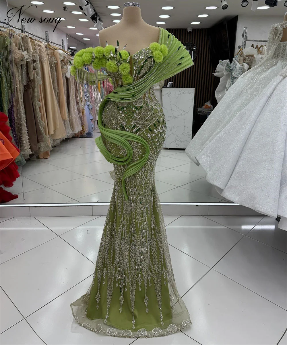 Elegant Green Celeb…
