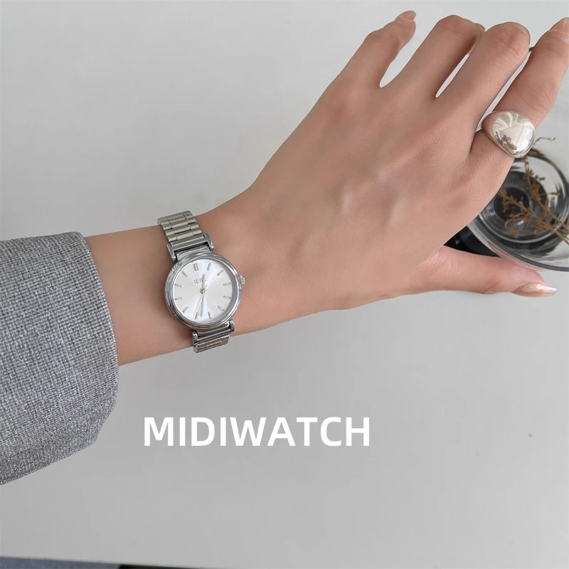 Classic trend women's watch elegant simple temperament watch light luxury 2025 waterproof quartz watch birthday gift