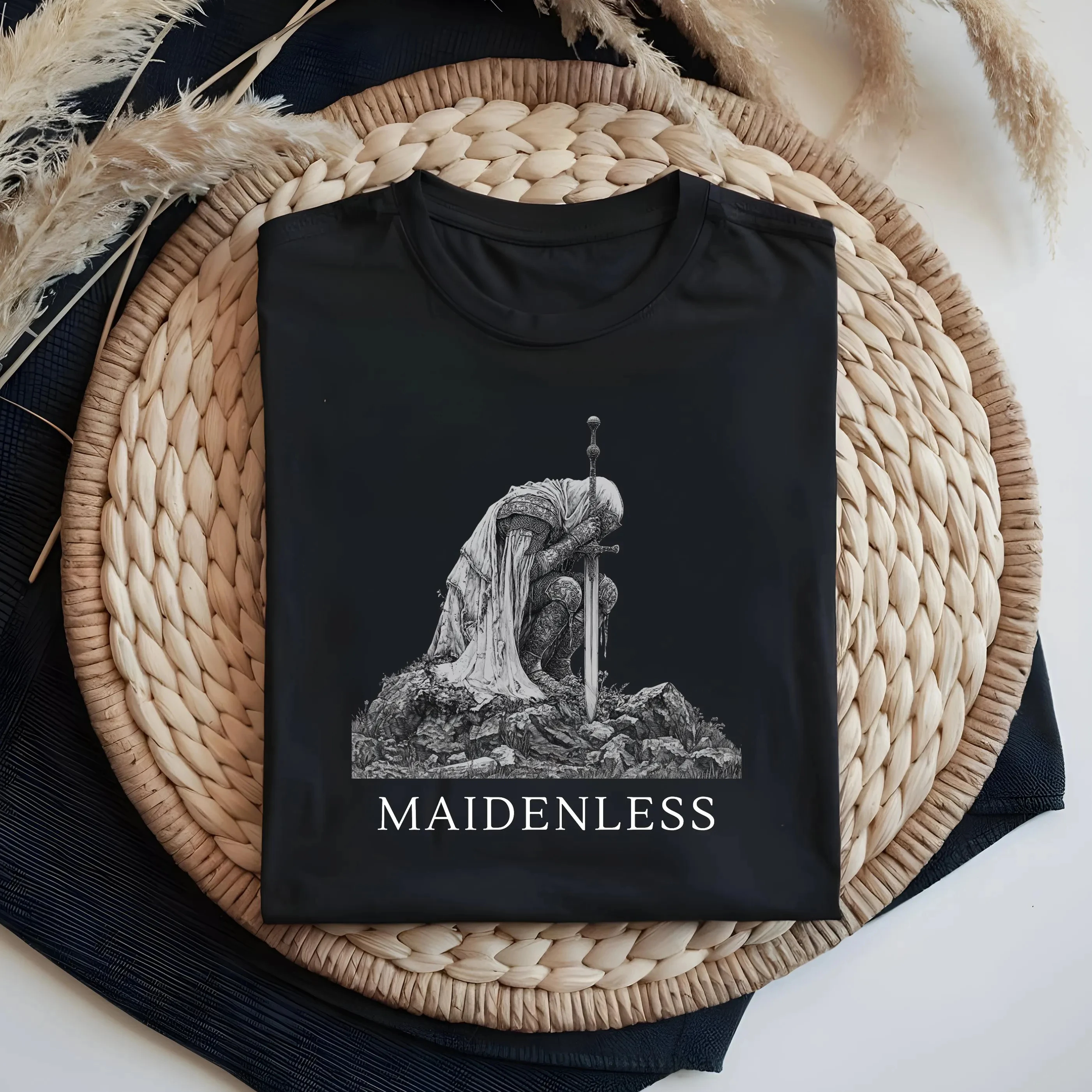 Maidenless Letter Medieval Knight Kneeling with Sword Printed Trendy Creativity T-Shirt Women's Short Sleeve Summer view 3