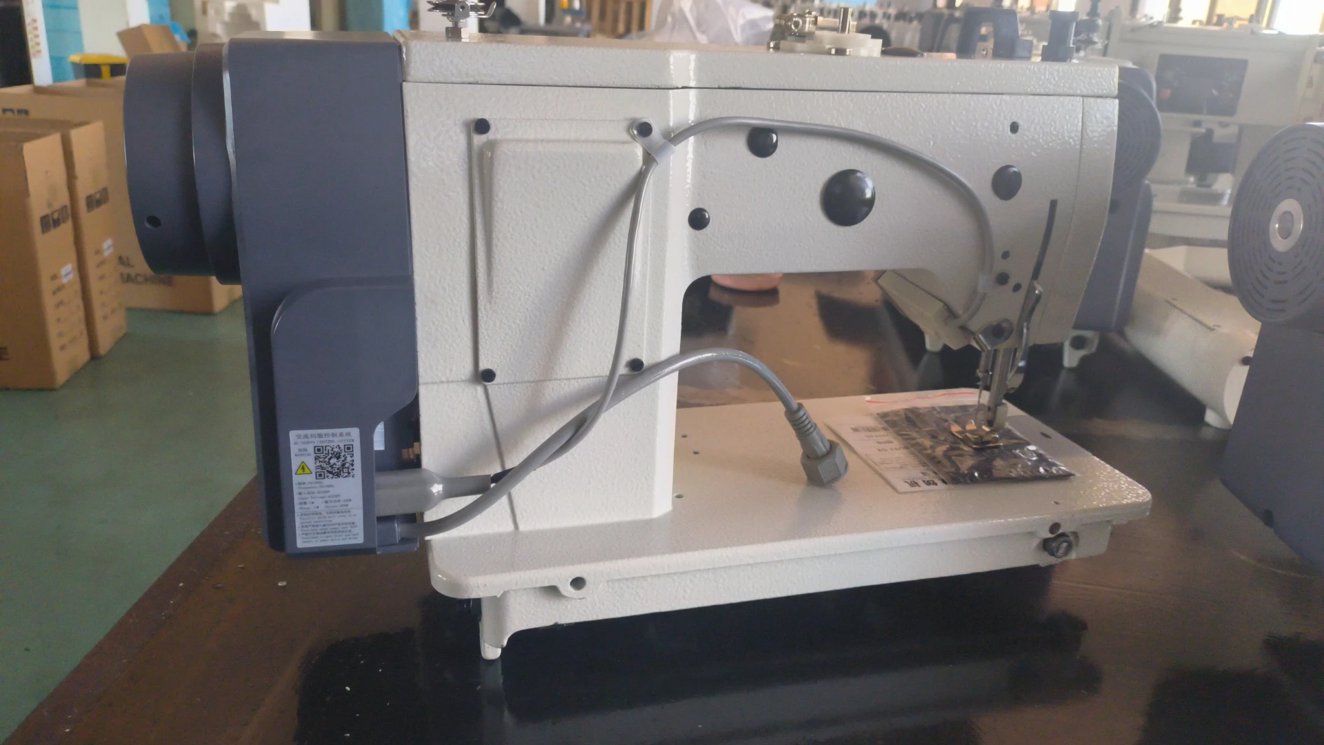 Gold Seller CP-20U93 Heavy Walking Foot Automatic Lubrication Industrial Flatbed Zigzag Sewing Machine