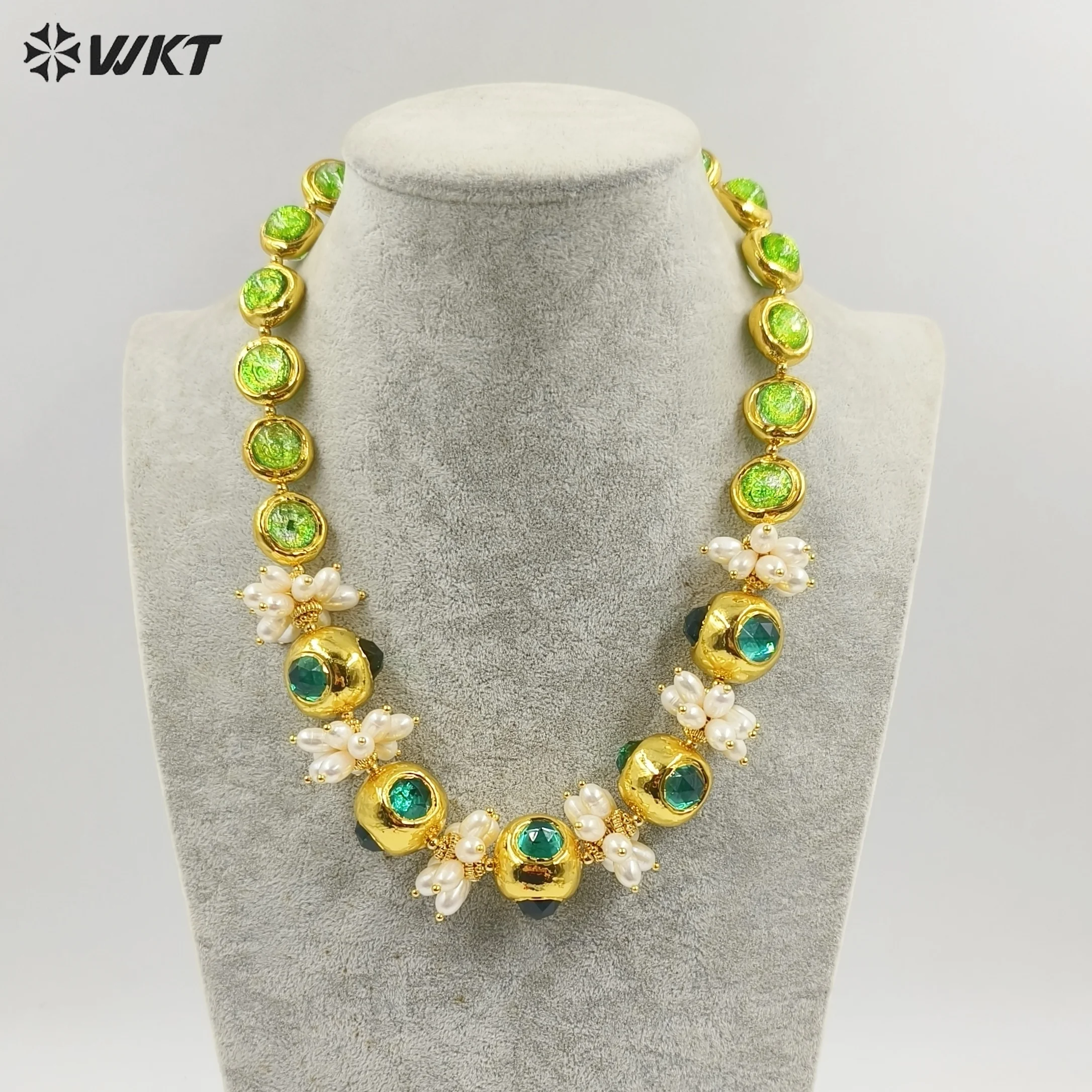 WT-JN251  Wholesale Thailand Style Big Green Gemstone Tiny Pearl Short Hook Necklace For Girls Dress Seaside Resort