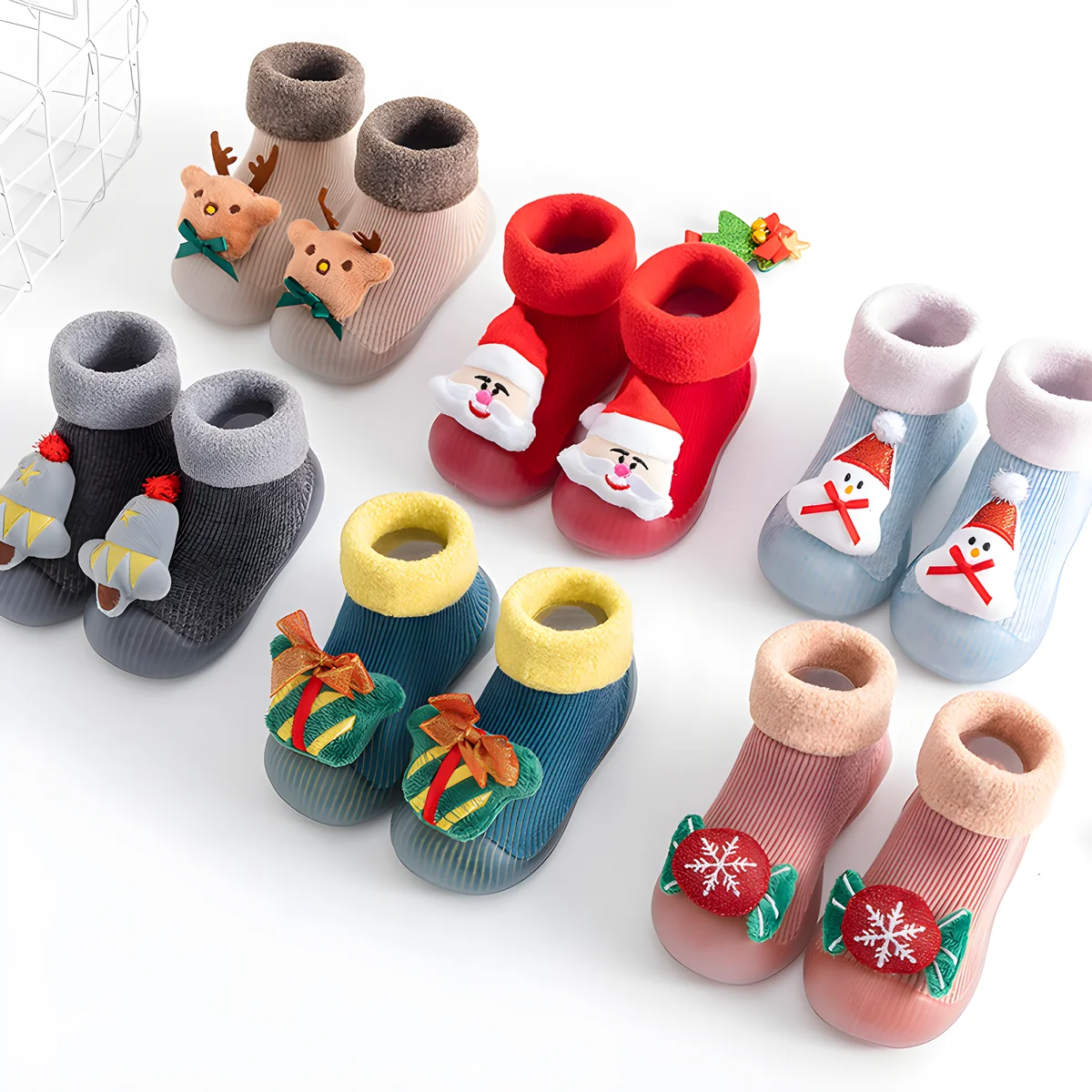아기 크리스마스 양말 신발 남아 여아 첫 걸음마 신발 미끄럼 방지 슬리퍼 부드러운 밑창 운동화 유아 아기 여아 선물 ﻿