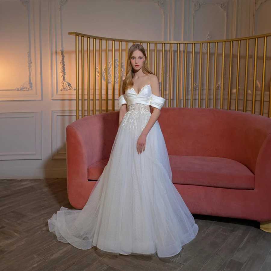 

Sweetheart Spaghetti strap Lace Appliques Cap Sleeve Weddding Dress A-line Backless And Zipper With Buttons Evening Gowns