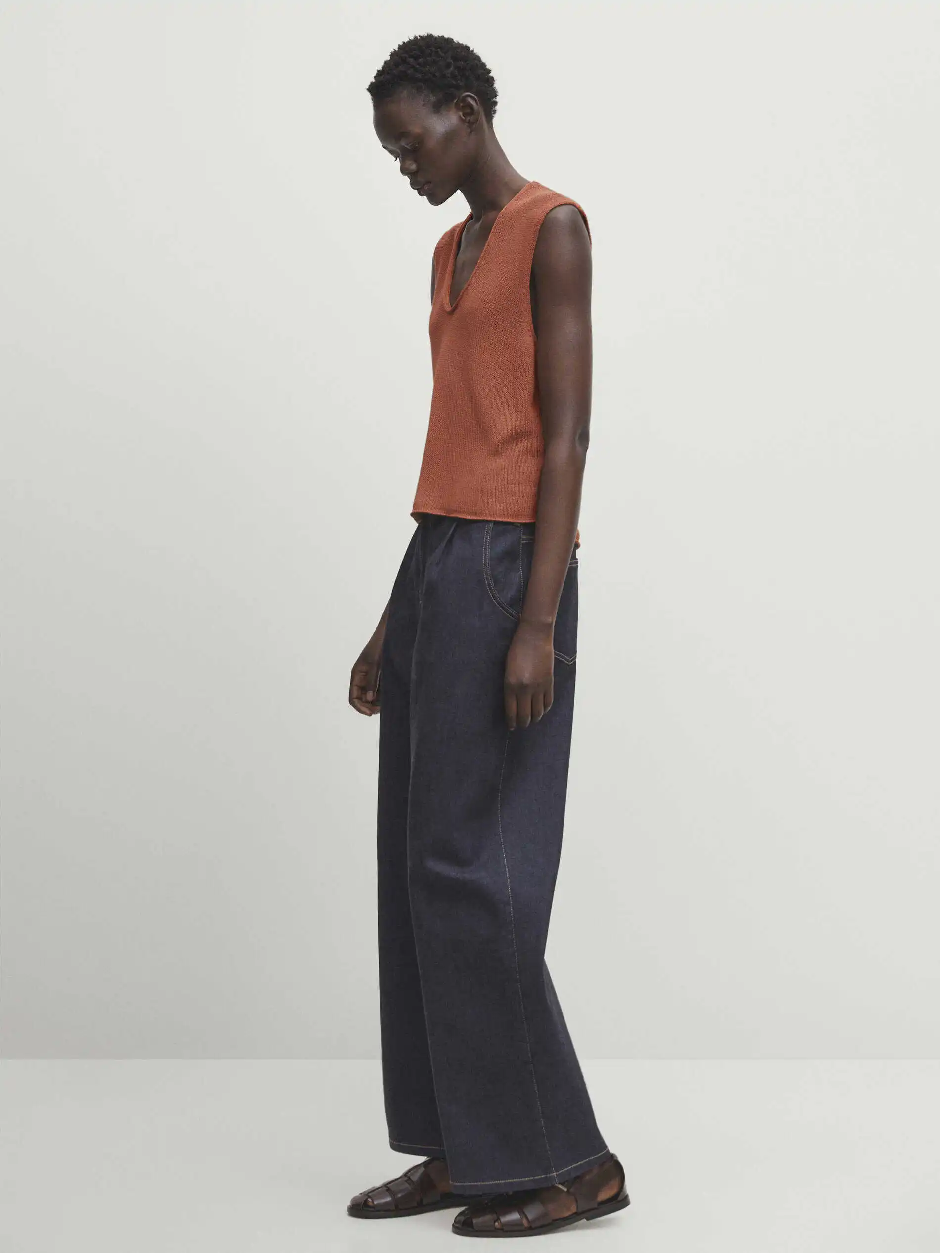 Ethereal MD 2025 Massidutti ฤดูใบไม้ผลิสไตล์ใหม่สีทึบสบายๆ U-คอถักเสื้อกั๊กเสื้อยืด TOP