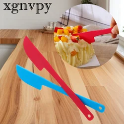 xgnvpy Mini one-piece plastic Spatula Baking tool One-piece cream spatula for easy mixing and spreading